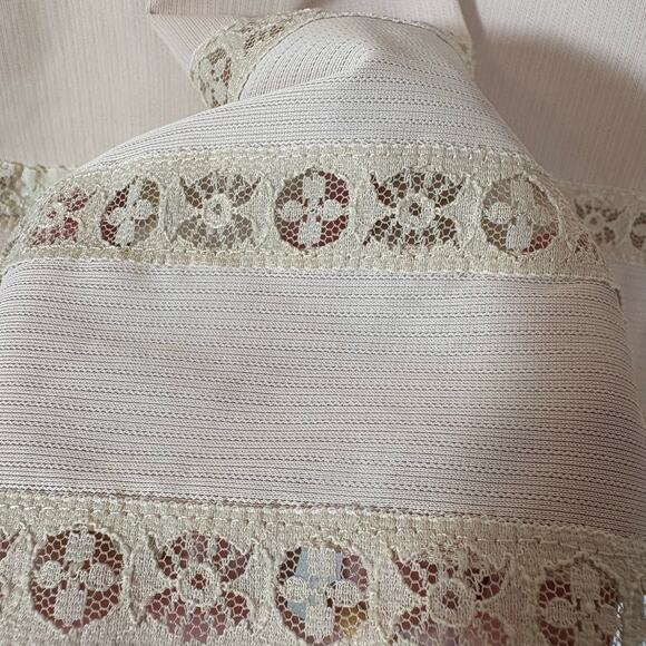 Vintage Cream Beige Half Slip 26" Wide Lace Strip Hemline Small Nylon Retro - Picture 6 of 11